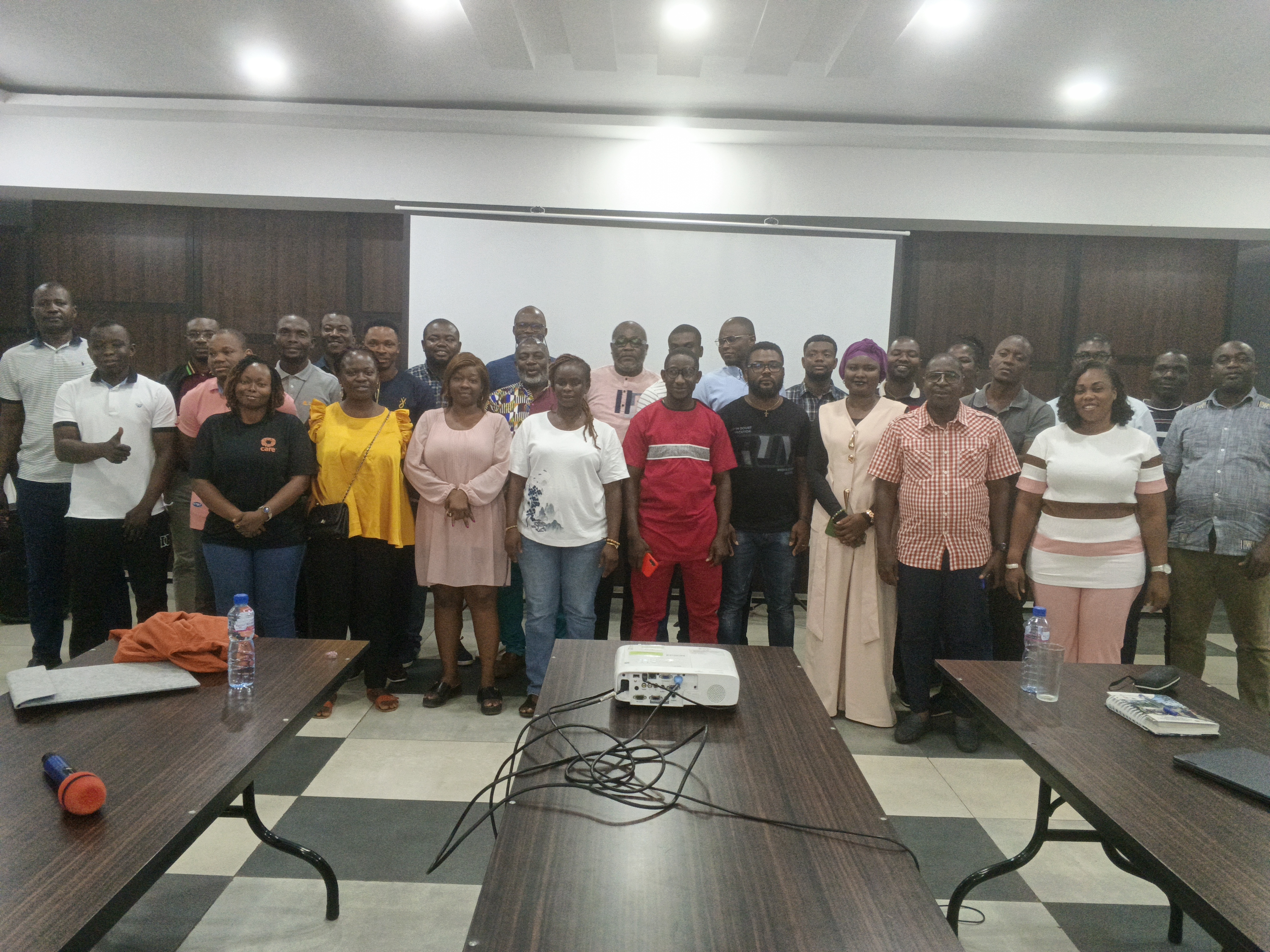 Formation du personnel de CARE et des Agents de Développement Communautaire au SIGES