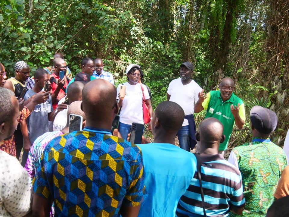 Visite d'échanges avec les producteurs et communautés des agro-forêts des Rapides Grah, Haute Dodo et Scio